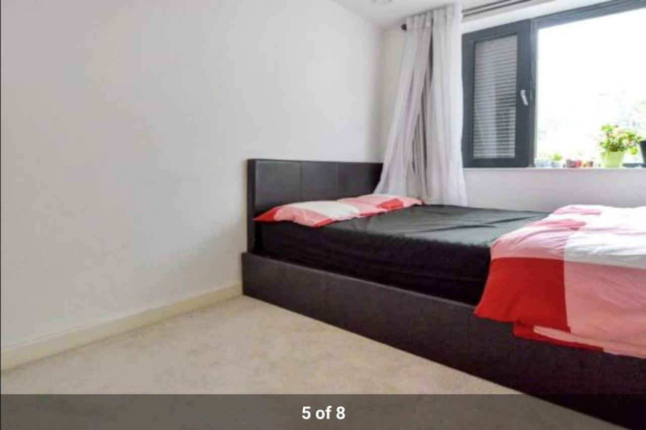 London Holiday Home Newly Refurbished - Entire 4 Bedroom Private House With Kitchen, Living Room & Private Garden - 1 Cape House London, Within 30 Mins From Central London, London Bridge & Canary Wharf Luaran gambar