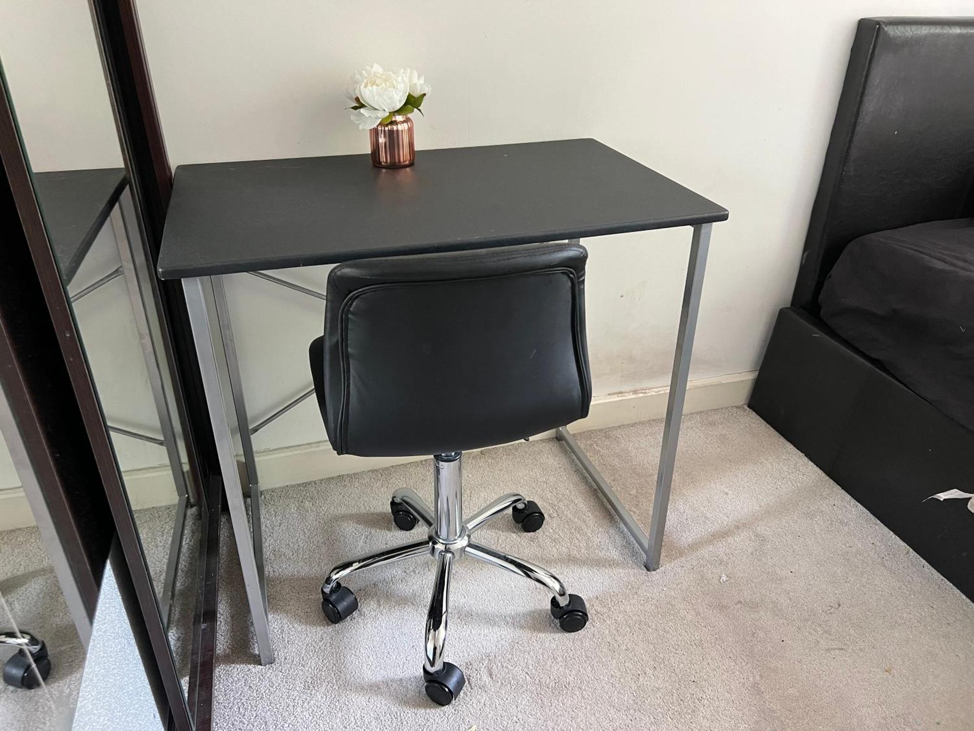 London Holiday Home Newly Refurbished - Entire 4 Bedroom Private House With Kitchen, Living Room & Private Garden - 1 Cape House London, Within 30 Mins From Central London, London Bridge & Canary Wharf Luaran gambar
